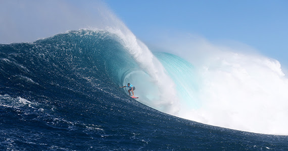 Billy Kemper of Maui (pictured) winning the FINAL of the Peahi Challenge Big Wave World Tour event in Maui, Hawaii on Sunday December 6, 0215.